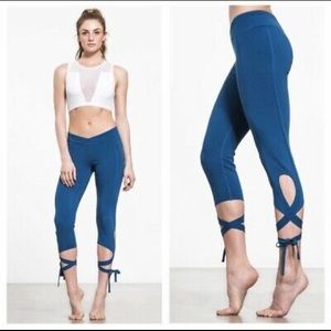 Free People Movement Turnout Blue Leggings Size M